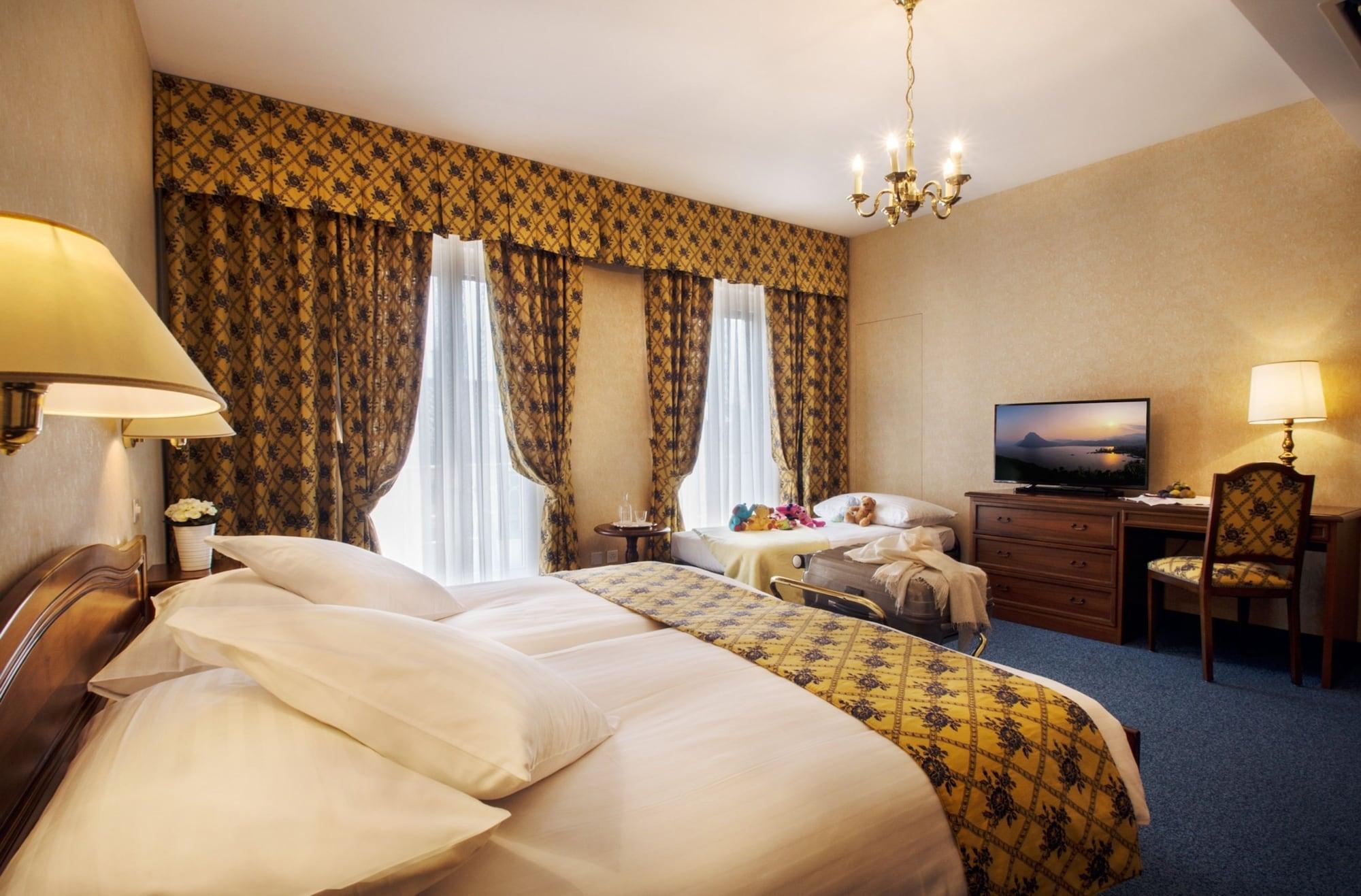Hotel International Au Historic Lakeside