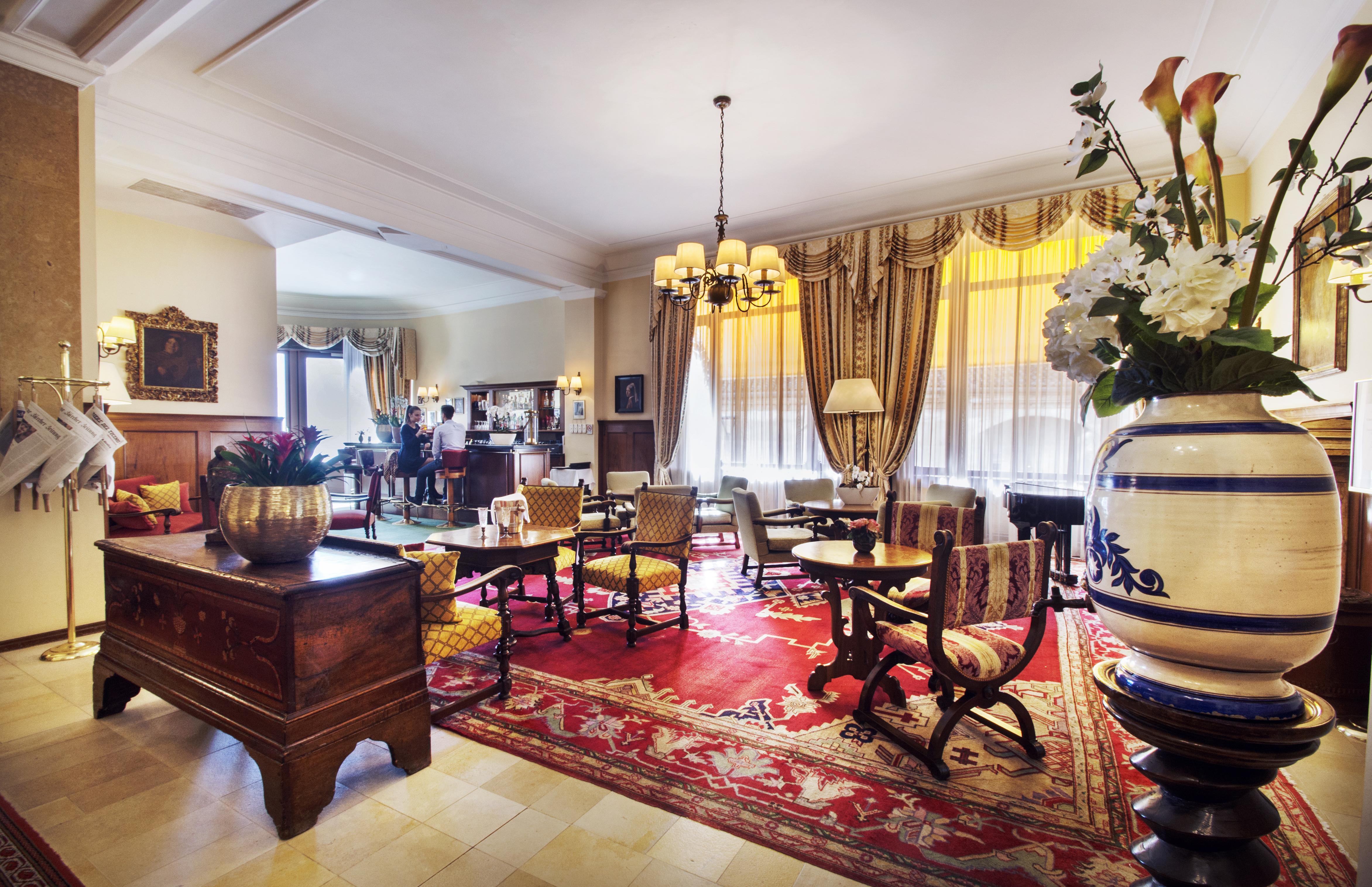 International Au Historic Lakeside Lugano